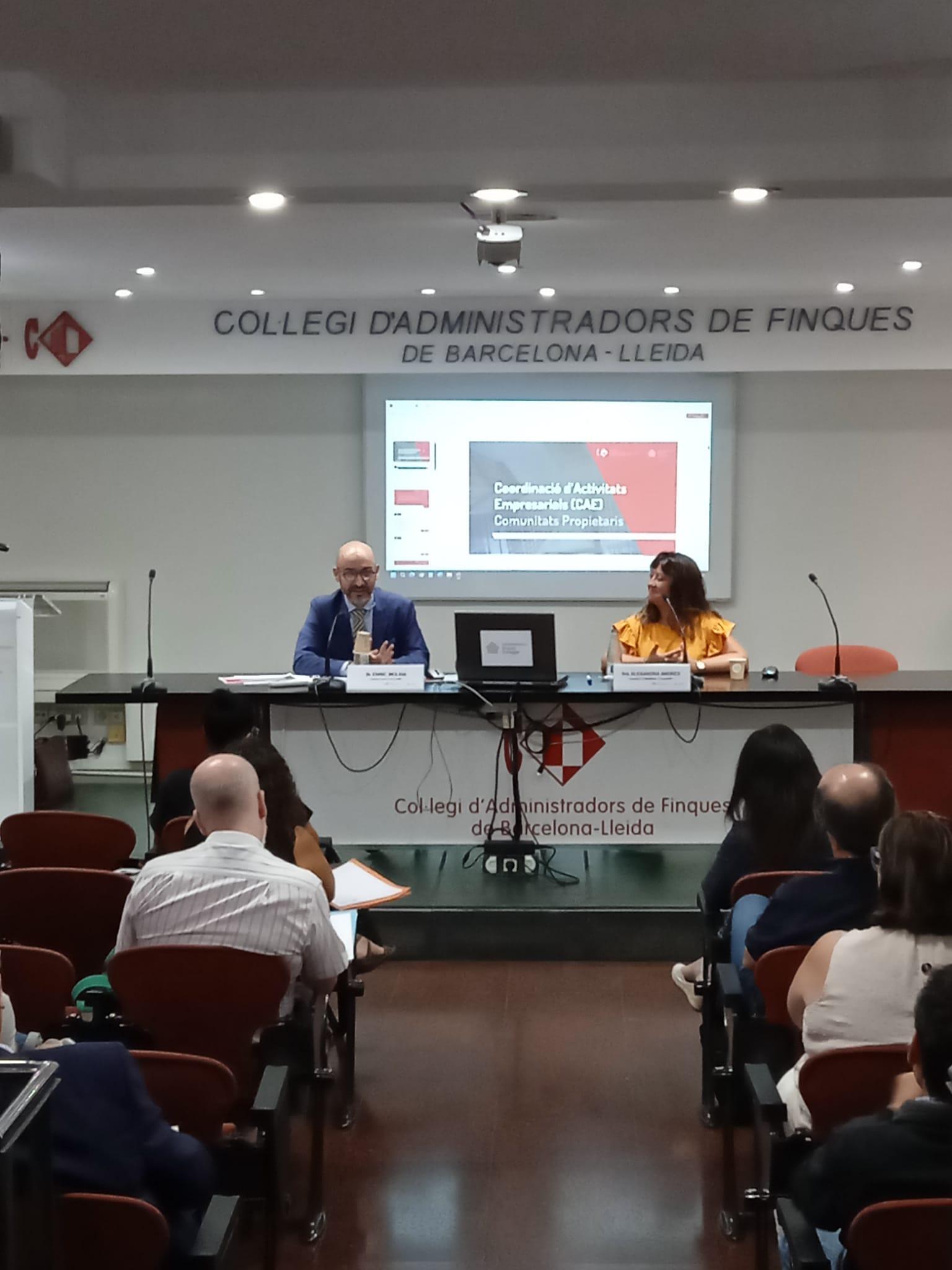 Alexandra Andrés durante la sesión de CAE en el Colegio de Administradores de Fincas de Barcelona-Lleida